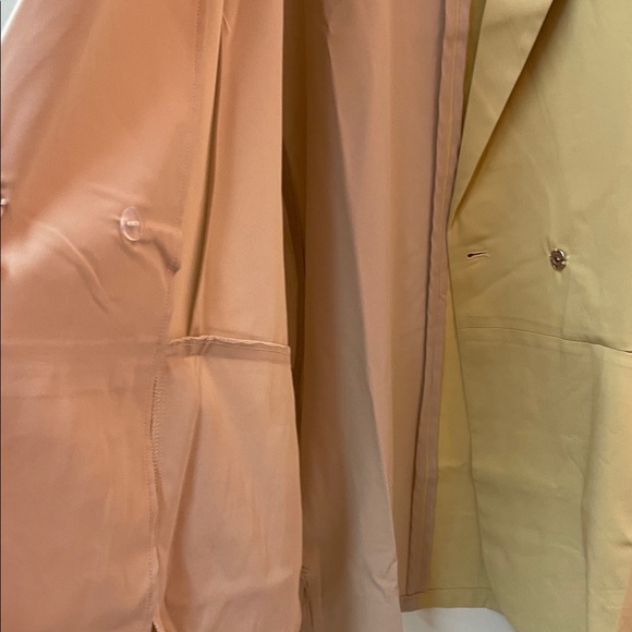 DAVI & DANI Two-Tone Beige and Yellow Blazer - Picture 8 of 10